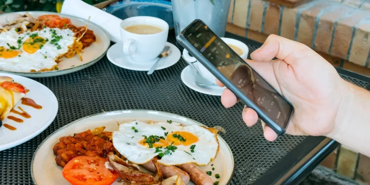 AI-calorieapps missen gemiddeld tot 345 calorieën per maaltijd