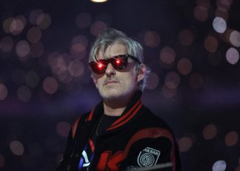 Franse dj Kavinsky (50) dood gevonden in Parijs