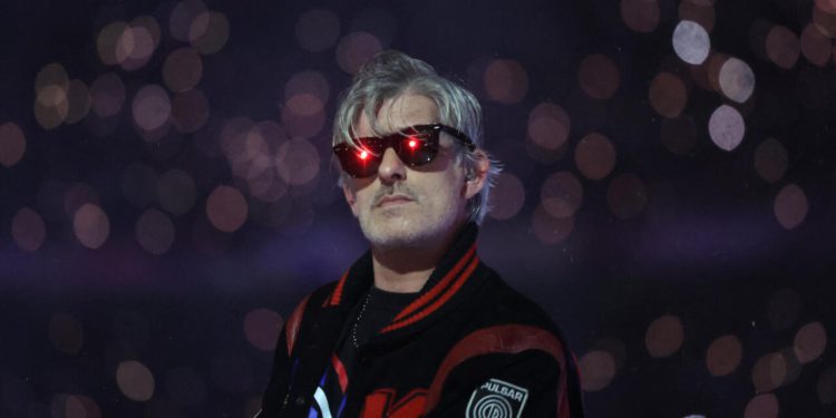 Franse dj Kavinsky (50) dood gevonden in Parijs