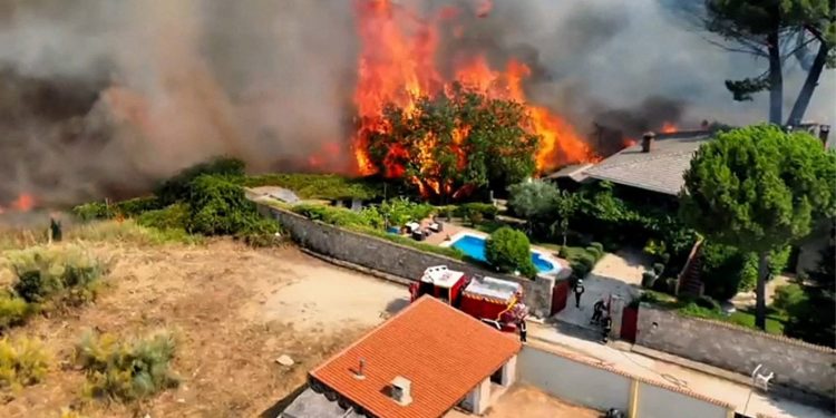 Rook en evacuaties rond Madrid door Spaanse bosbranden