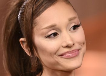 Ariana Grande toont tattoo met verwijzing naar Ricky Álvarez