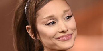 Ariana Grande toont tattoo met verwijzing naar Ricky Álvarez
