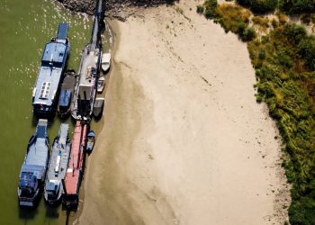 Droogte duwt IJsselmeer onder zomerse ondergrens
