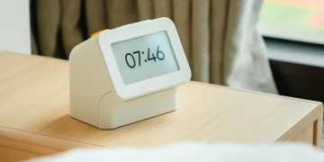 Habity-wekker wil smartphone uit de slaapkamer weren