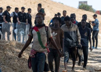 Marokko houdt honderden migranten tegen bij Ceuta